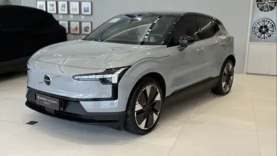 VOLVO-EX30-2024