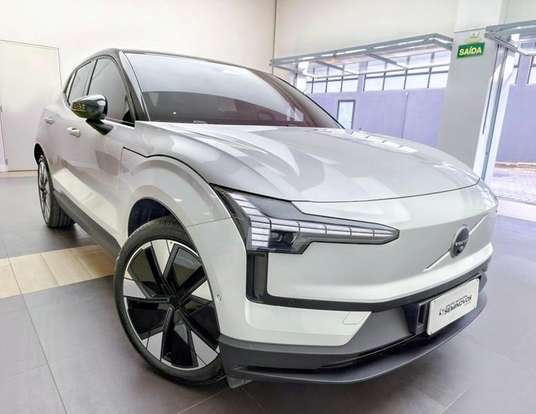 VOLVO-EX30-2024