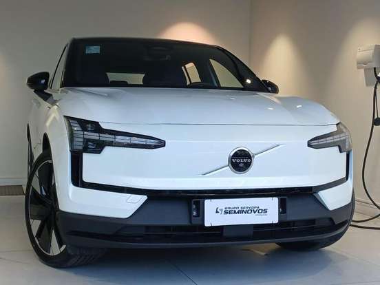 VOLVO-EX30-2024