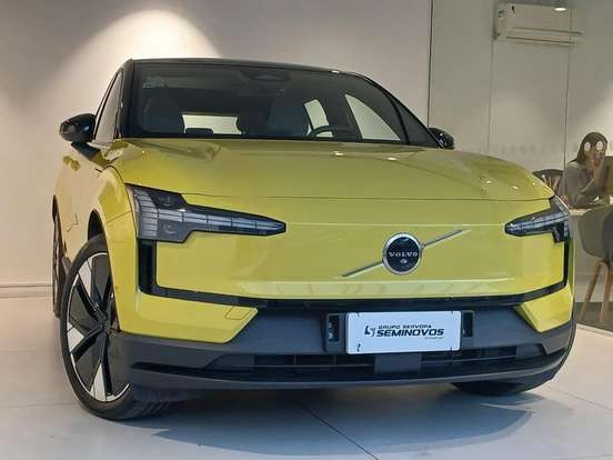 VOLVO-EX30-2024