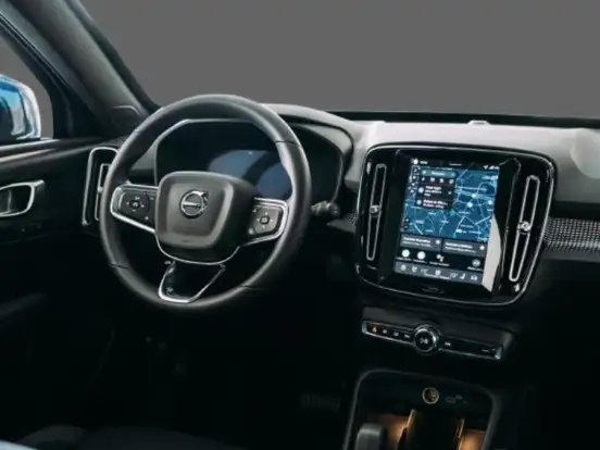 VOLVO-EX40-2025