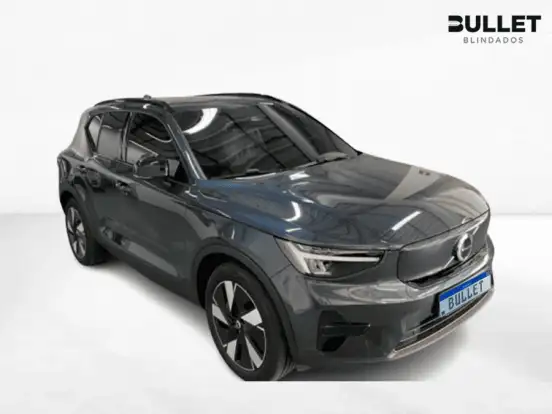 VOLVO-EX40-2025