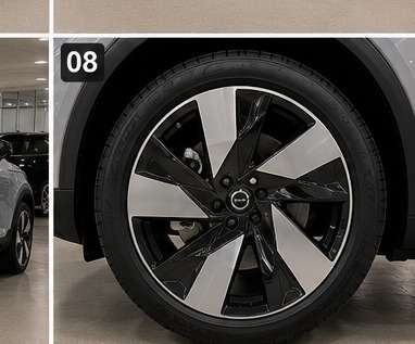 VOLVO-EX40-2025