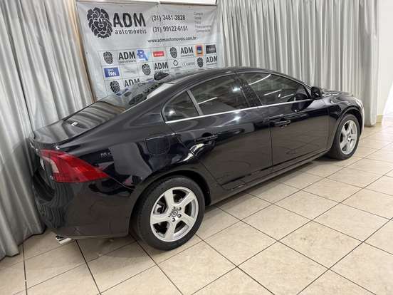VOLVO-S60-2011
