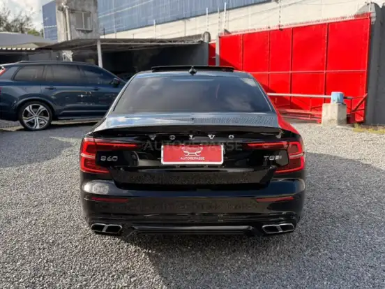 VOLVO-S60-2.0 T8 R-DESIGN HÍBRIDO 4P AUTOMÁTICO VOLVO-S60-2019