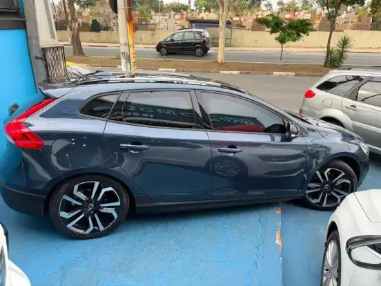 VOLVO-V40-2.0 T4 CROSS COUNTRY GASOLINA 4P AUTOMÁTICO VOLVO-V40-2017
