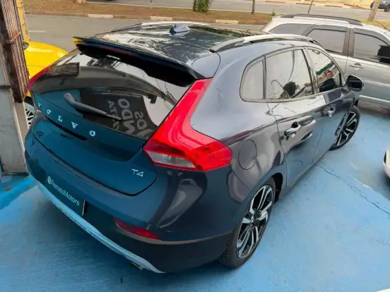 VOLVO-V40-2.0 T4 CROSS COUNTRY GASOLINA 4P AUTOMÁTICO VOLVO-V40-2017