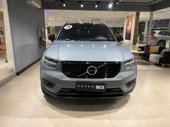 VOLVO-XC40-2021