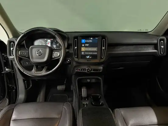 VOLVO-XC40-2.0 T4 GASOLINA GEARTRONIC VOLVO-XC40-2018
