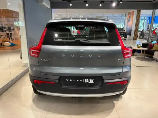 VOLVO-XC40-2.0 T5 GASOLINA MOMENTUM AWD GEARTRONIC VOLVO-XC40-2019