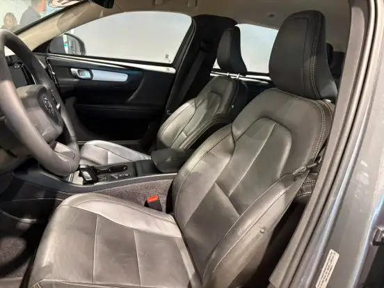 VOLVO-XC40-2.0 T5 GASOLINA MOMENTUM AWD GEARTRONIC VOLVO-XC40-2019