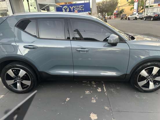 VOLVO-XC40-2.0 T5 GASOLINA MOMENTUM AWD GEARTRONIC VOLVO-XC40-2019