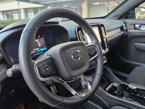 VOLVO-XC40-P8 RECHARGE ELECTRIC BEV PURE AWD VOLVO-XC40-2022