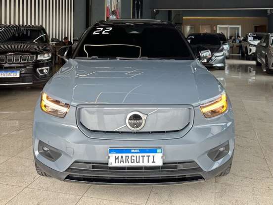 VOLVO-XC40-2021