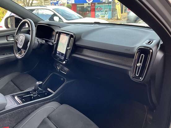 VOLVO-XC40-P8 RECHARGE ELECTRIC BEV PURE AWD VOLVO-XC40-2022
