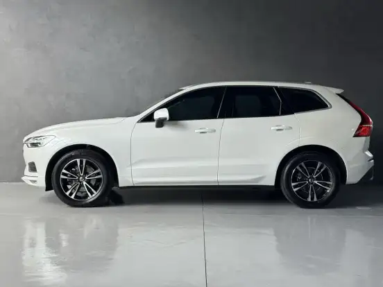 VOLVO-XC60-2.0 T5 GASOLINA MOMENTUM AWD GEARTRONIC VOLVO-XC60-2019