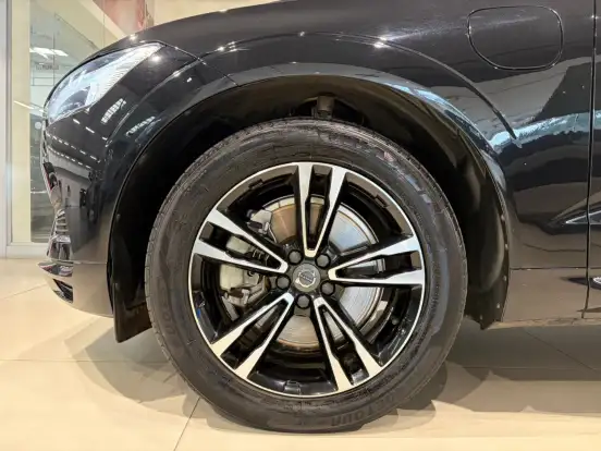 VOLVO-XC60-2.0 T8 HYBRID MOMENTUM AWD GEARTRONIC VOLVO-XC60-2020