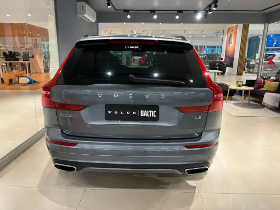 VOLVO-XC60-2019
