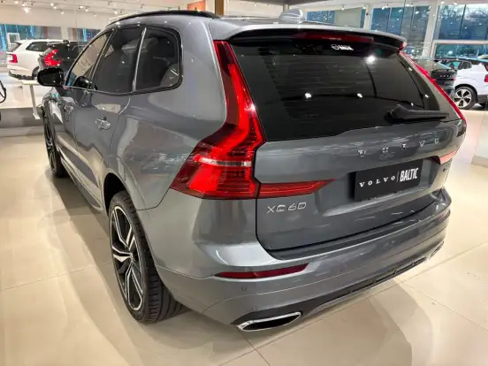 VOLVO-XC60-2019