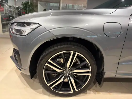 VOLVO-XC60-2019