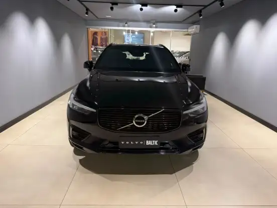 VOLVO-XC60-2021