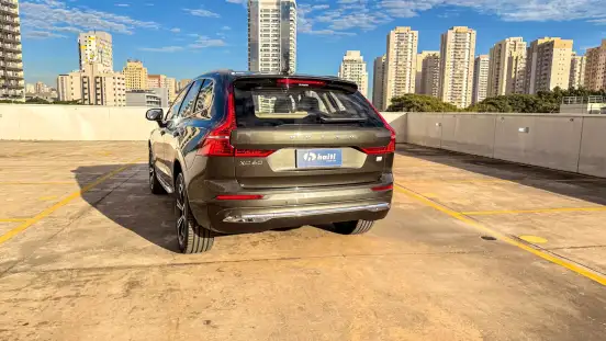 VOLVO-XC60-2022