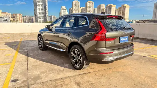 VOLVO-XC60-2022
