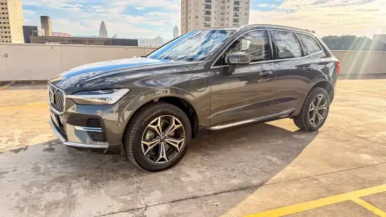 VOLVO-XC60-2022