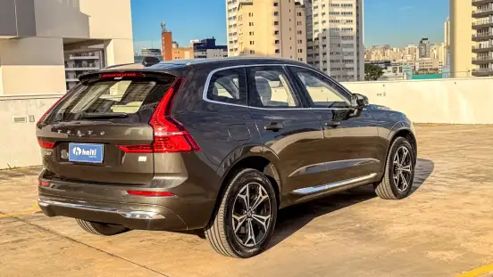 VOLVO-XC60-2022