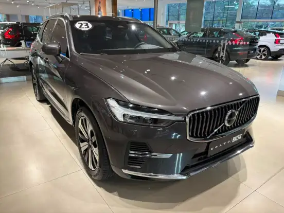 VOLVO-XC60-2022