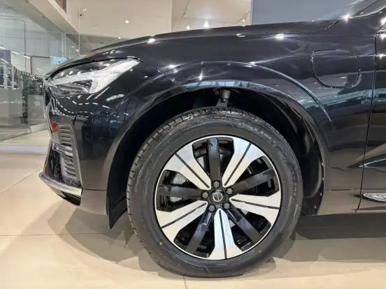 VOLVO-XC60-2022