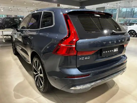 VOLVO-XC60-2022