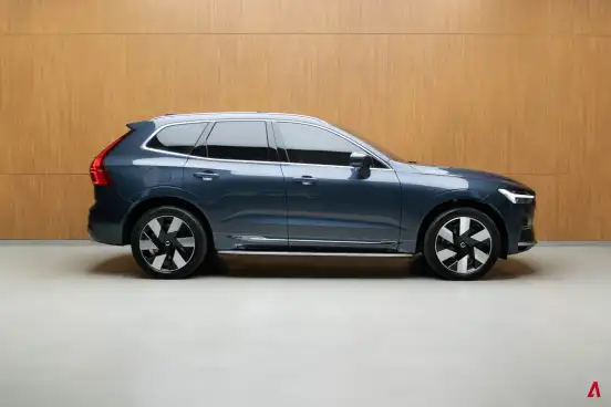 VOLVO-XC60-2024