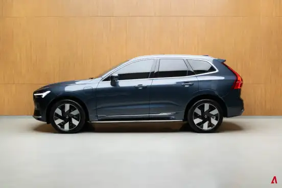 VOLVO-XC60-2024