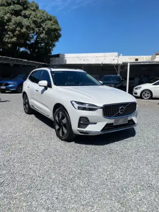VOLVO-XC60-2023