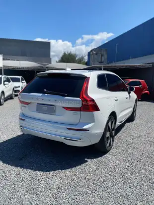 VOLVO-XC60-2023
