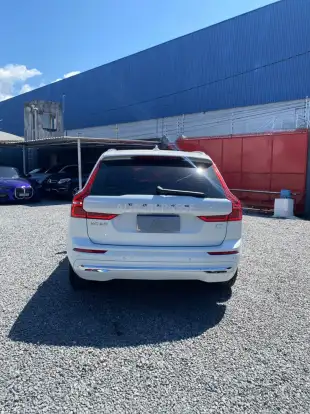 VOLVO-XC60-2023