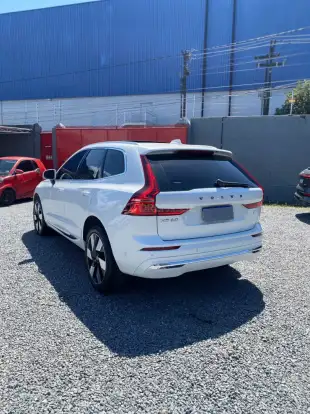 VOLVO-XC60-2023