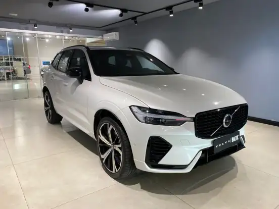 VOLVO-XC60-2022