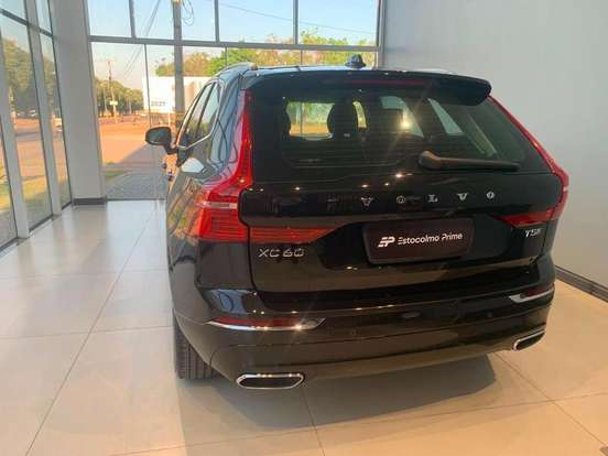 VOLVO-XC60-2018