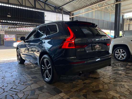 VOLVO-XC60-2.0 T5 GASOLINA MOMENTUM AWD GEARTRONIC VOLVO-XC60-2018