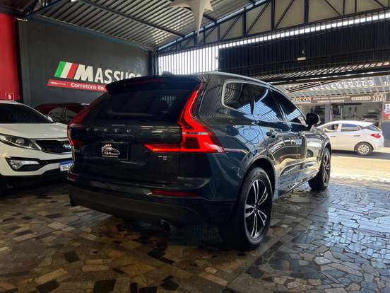 VOLVO-XC60-2.0 T5 GASOLINA MOMENTUM AWD GEARTRONIC VOLVO-XC60-2018