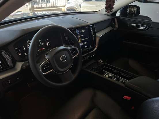 VOLVO-XC60-2.0 T5 GASOLINA MOMENTUM AWD GEARTRONIC VOLVO-XC60-2018