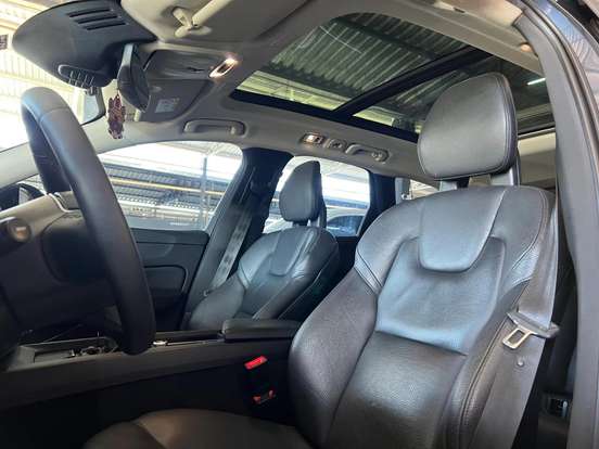 VOLVO-XC60-2.0 T5 GASOLINA MOMENTUM AWD GEARTRONIC VOLVO-XC60-2018
