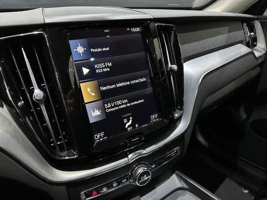 VOLVO-XC60-2020