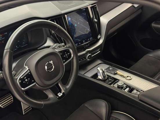 VOLVO-XC60-2.0 T8 HYBRID R-DESIGN AWD GEARTRONIC VOLVO-XC60-2018