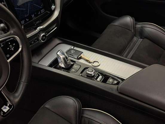VOLVO-XC60-2.0 T8 HYBRID R-DESIGN AWD GEARTRONIC VOLVO-XC60-2018