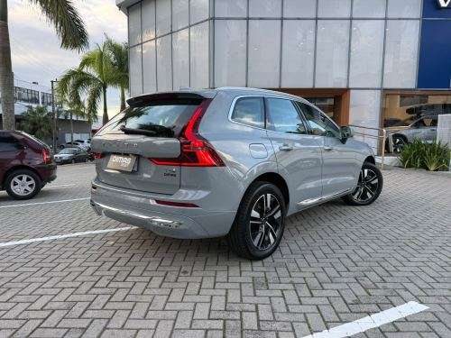 VOLVO-XC60-2025