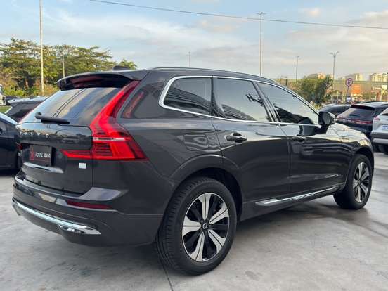 VOLVO-XC60-2022