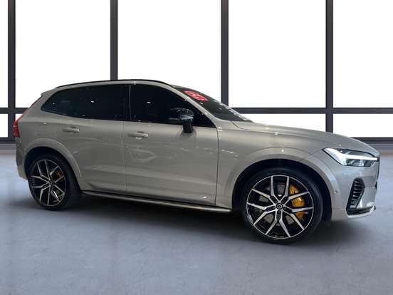 VOLVO-XC60-2023